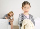 Как бороться с привычками малыша, которые не устраивают родителей и нужно ли?
